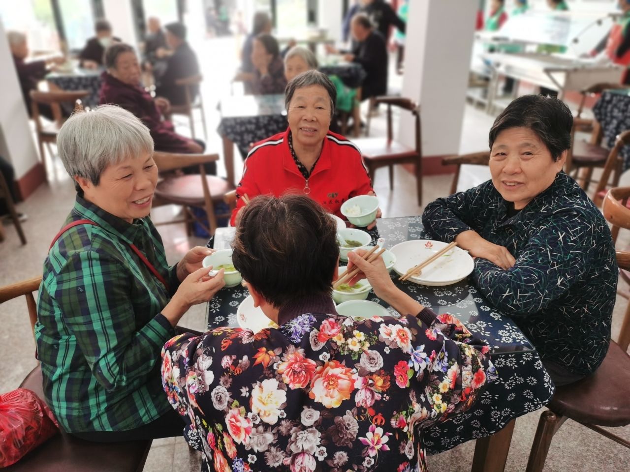 家园|这个冬天超暖！温岭村民自发成立敬老家园，让老人吃上免费午餐