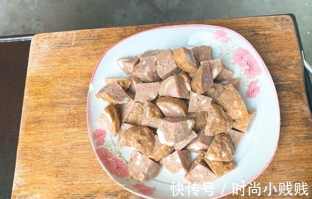 香菇酱|煮猪肉丸，调味道时放什么料最合适？记住放3样，肉丸色香味俱全