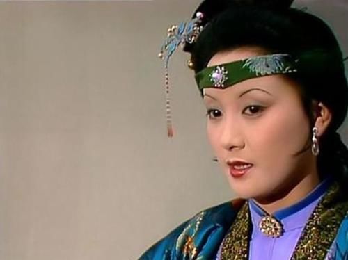 王夫人|八面玲珑手段狠辣的王熙凤为何却处处保护林黛玉？有三个方面原因