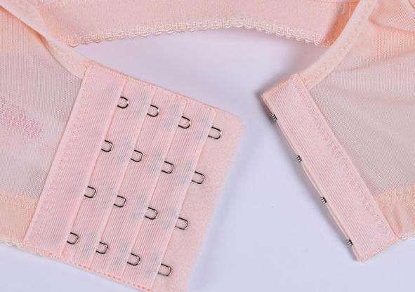 穿旧的内衣不用扔,后面的小排扣留好了,还有大用处