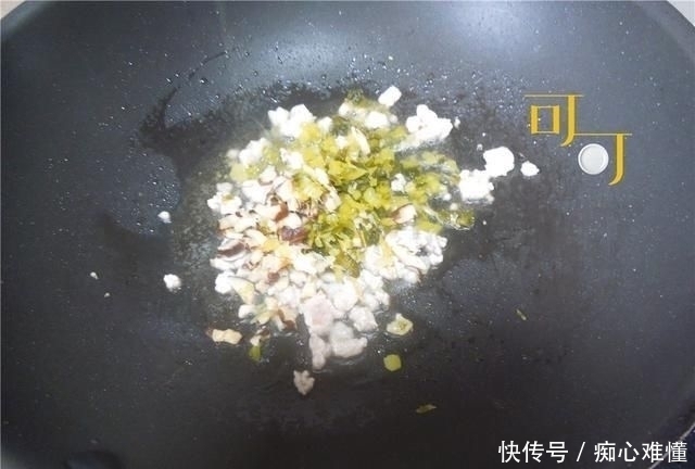 餐馆|油豆腐这么做你估计没尝过,农家餐馆里卖30元,2分钟你就能学会
