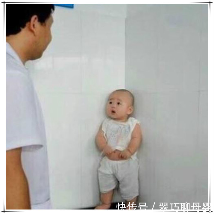 预防针|宝宝医院打针走红,犀利的眼神让人忍俊不禁,网友:这娃真记仇