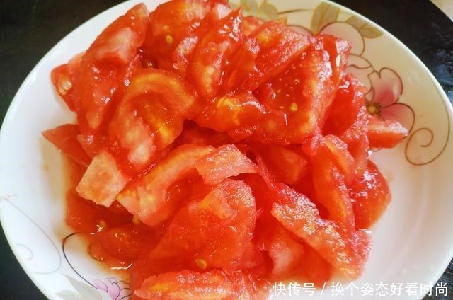 西红柿炒鸡蛋想要好吃,多加1勺调料,酸甜翻倍,2个孩子吃不够