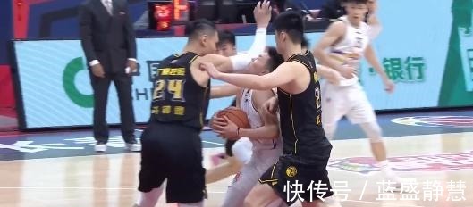 胡金秋|官宣!北控小将遭遇重伤,脸部四处骨折赛季报销,肇事者竟没回应!