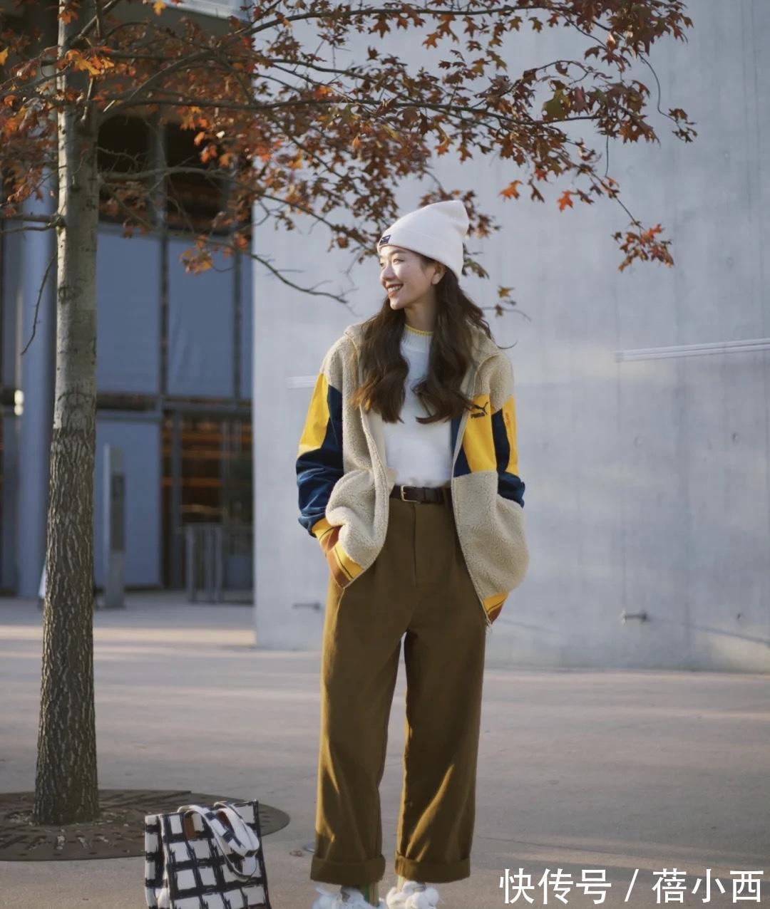 五分裤|冬季赶时髦就穿“羊羔毛外套”,温暖又时髦,配裤子、裙子都好看