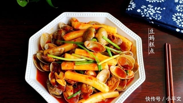 鲜香|蛤蜊炒年糕的做法,不到10分钟就上桌,软糯鲜香,下饭一绝