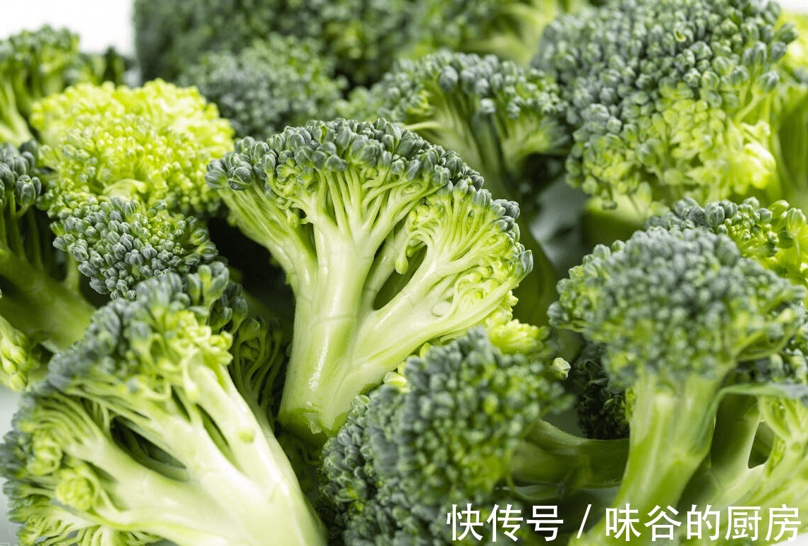 蓝莓|春季润肤,女人要多吃这6种食物,营养全面,水润嫩白显年轻