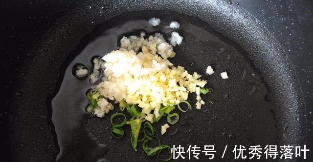 在家做鱼香肉丁拌面,口口留香,一口满足!