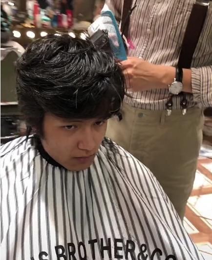 理发|邋遢小伙去理发,剪完后的成品帅哭了,网友:前女友眼瞎了!