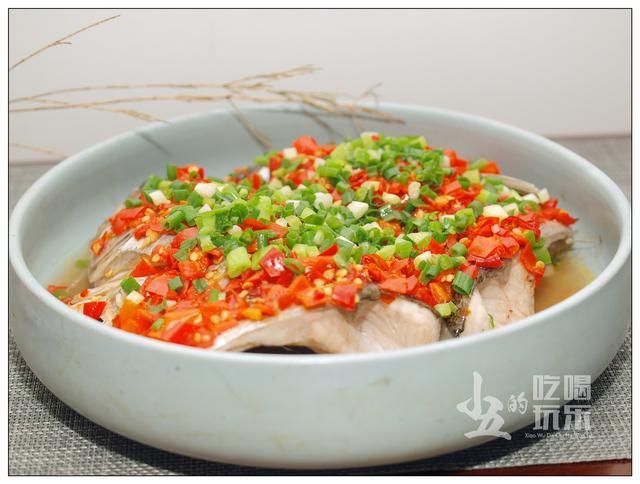 剁椒鱼头，我家出品的肯定不是正宗的湘菜，但味道也是杠杆的