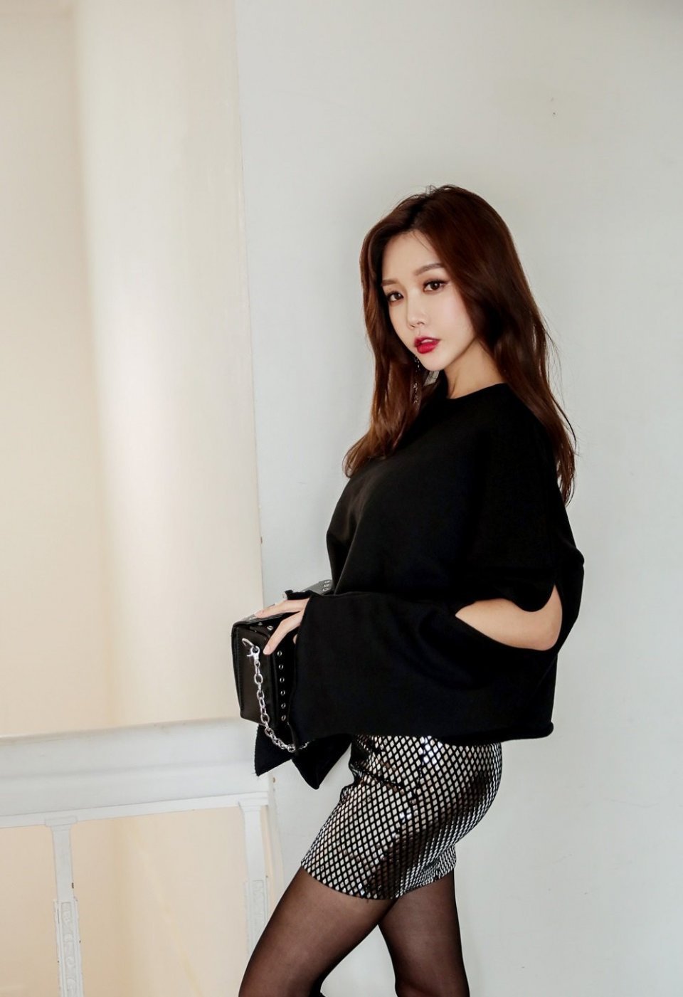 黑丝|轻奢写真,黑丝搭配包臀裙,太娇艳了!