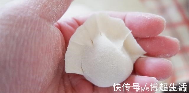 特殊时期学会这样做饺子皮,想吃饺子就不用出门去买了