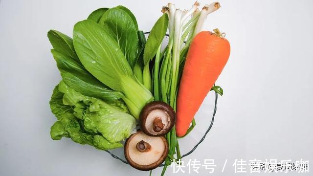 压面机|早餐喜欢吃面条的一定要收藏，教你简单做一碗清汤面，色香味俱全