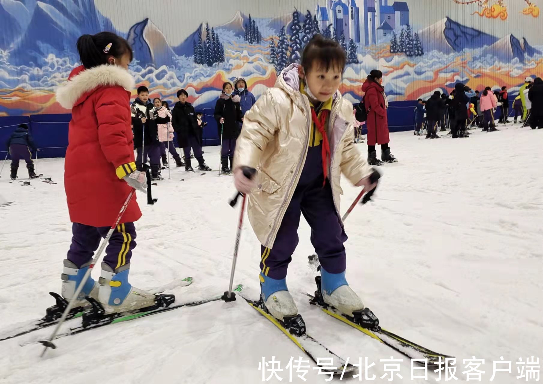 小学|石景山区电厂路小学举行越野滑雪项目体验活动