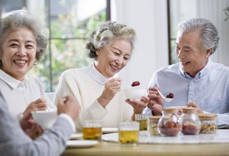 中老年人|多喝水、多走路是在“养生”很多人都想错了,其实是在“折寿”