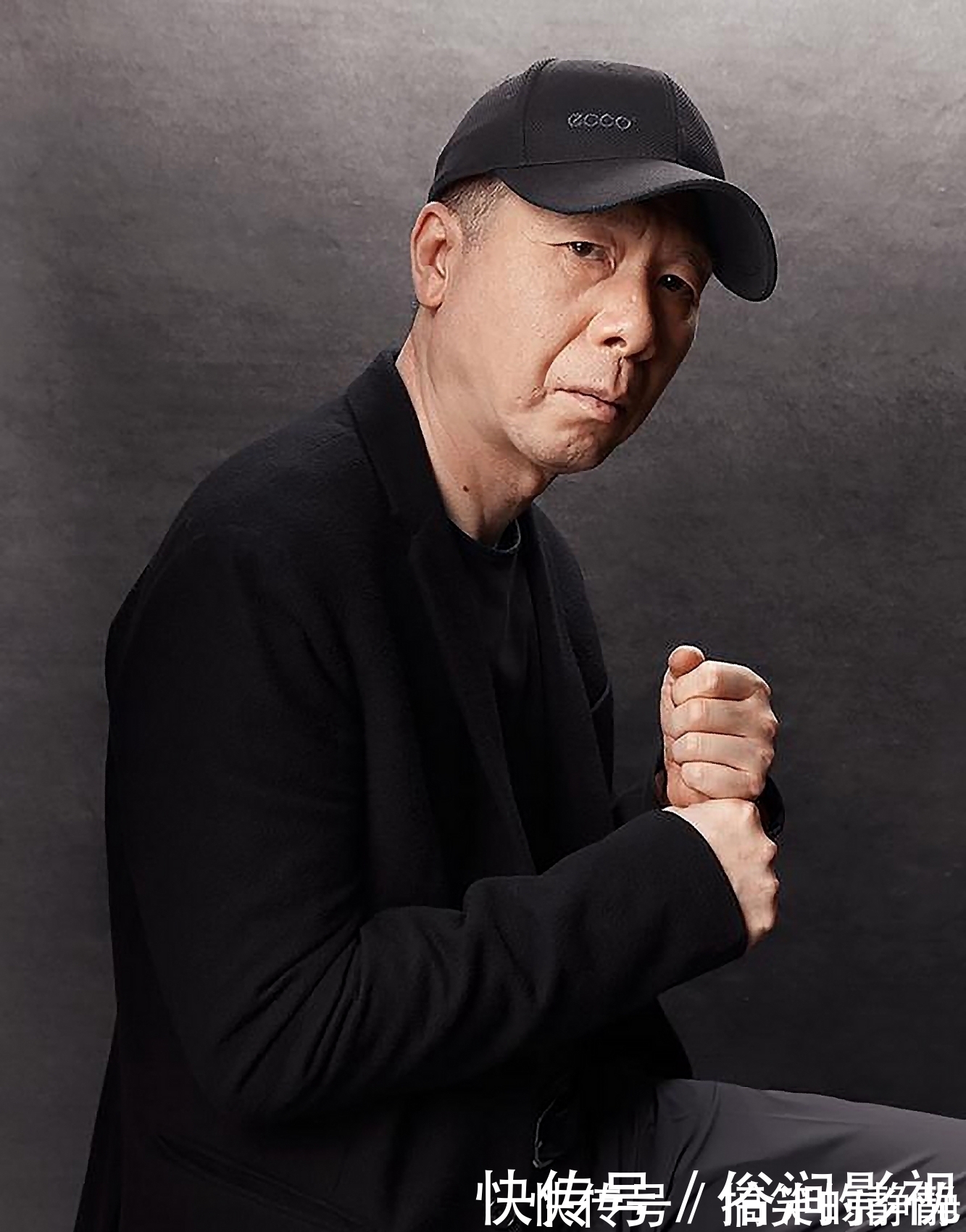 艺术字展@著名影视导演冯小刚,14幅毛笔艺术字展,梁宏达说:这字有点横