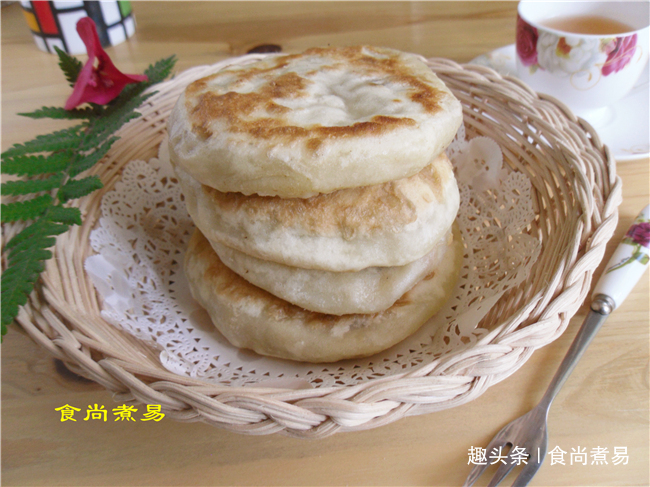 此款馅饼超简单，不用酵母，不用烫面，香软有嚼劲，百吃不腻
