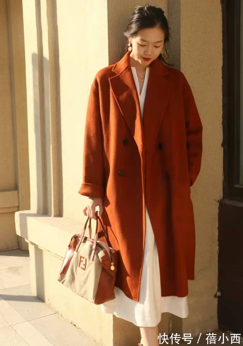 要点 人人都有的呢子大衣,怎样穿搭才“出彩”?这2个要点很关键