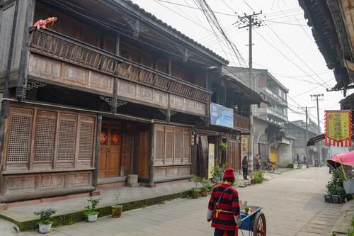 四川|四川峨眉山下的这座“佛系”古镇，有着1400年历史，充满古朴之韵