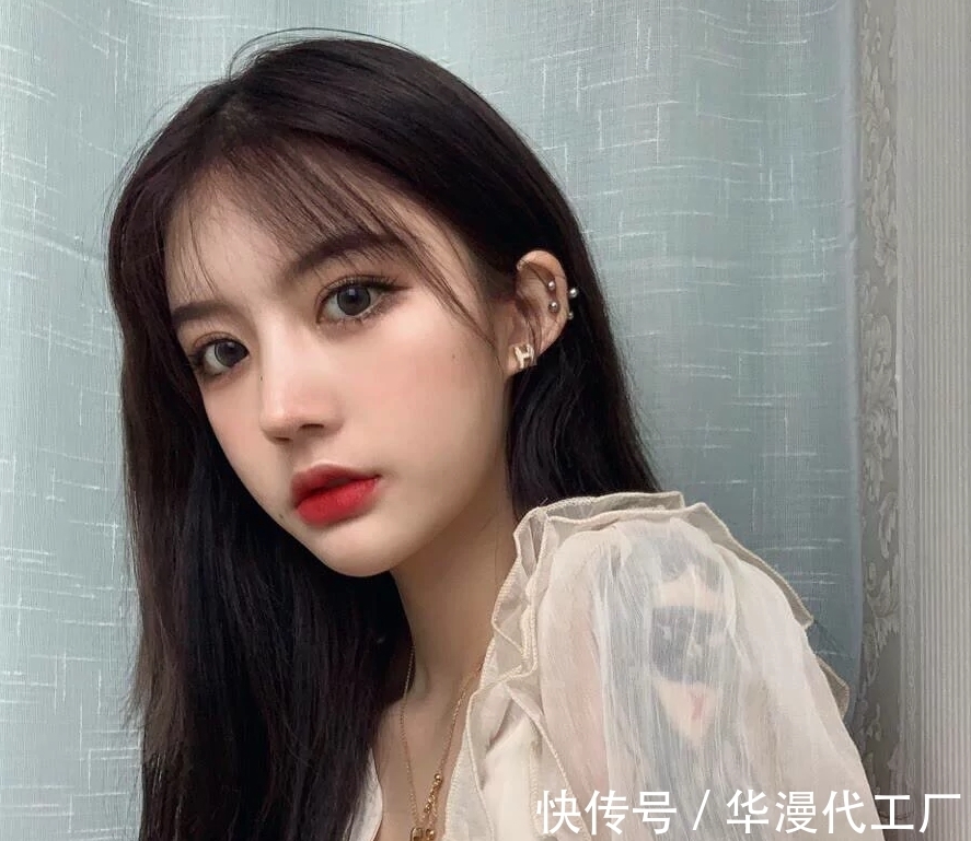 平常时高情商聊天,高情商聊天:掌握沟通技巧,轻松应对人际交往