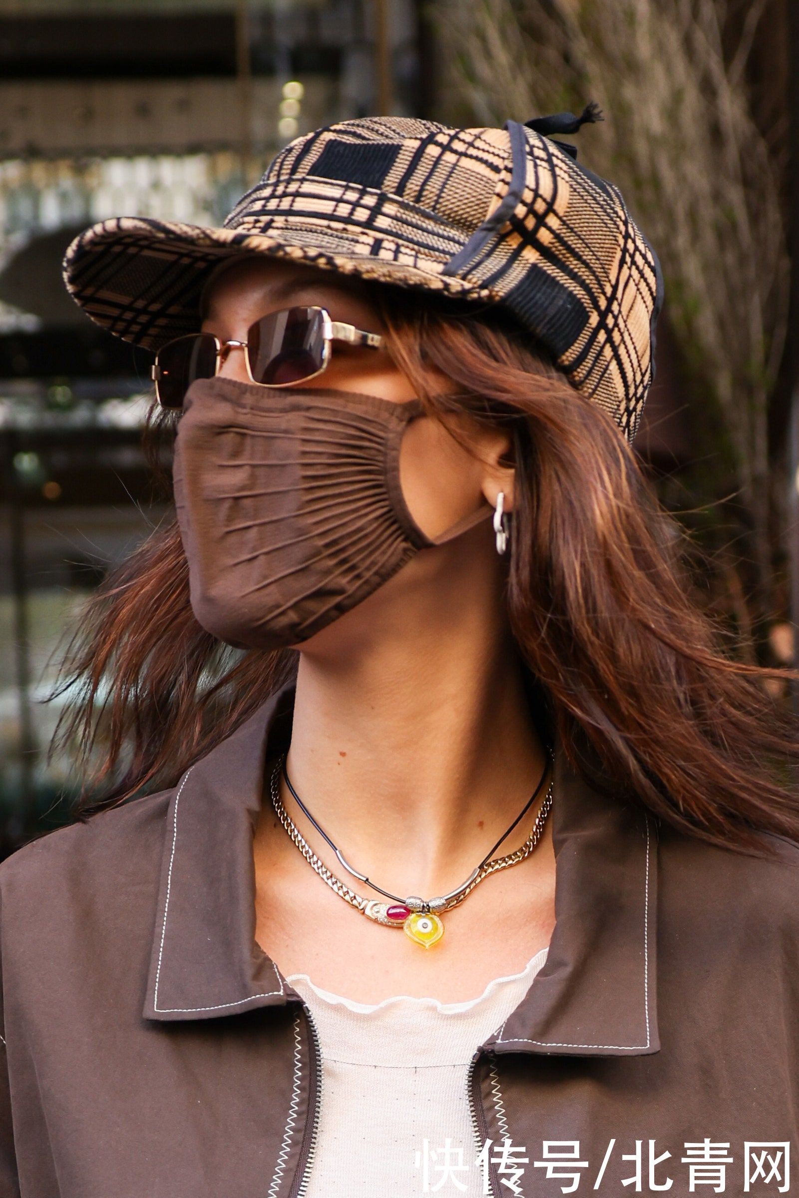 Hadid姐妹的红发证明红色是本季最火的发色