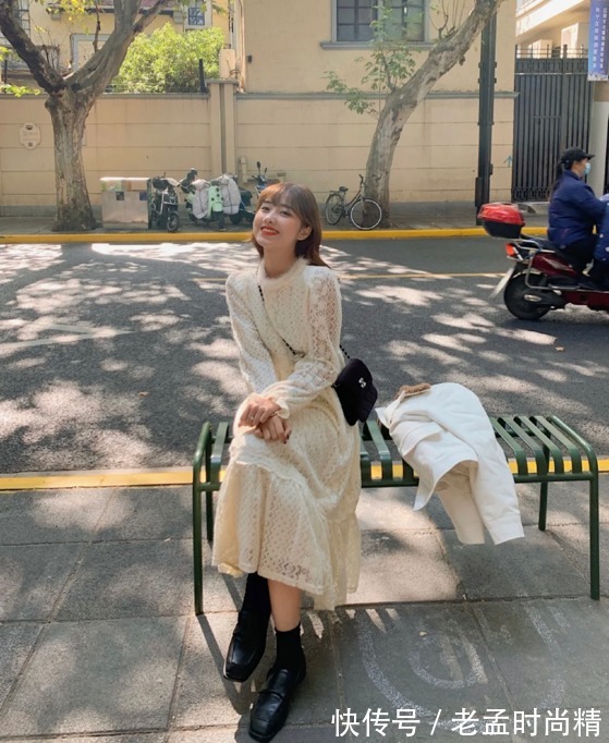 博主|上班没时间搭配?一条简单的连衣裙让你一周不重样