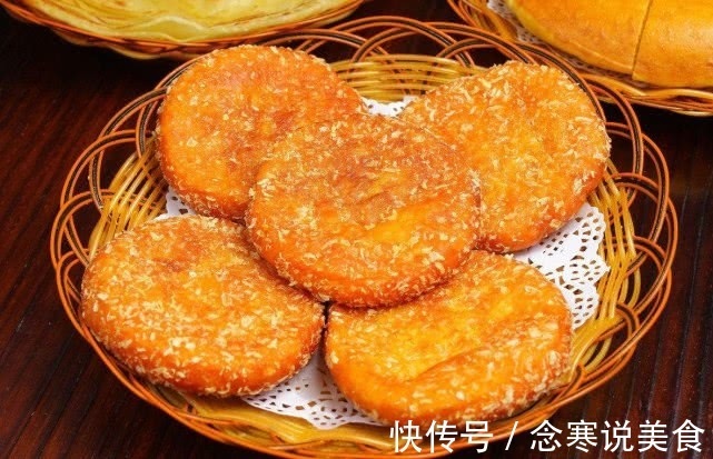 想吃南瓜饼不用外面买,自己在家也能做,加点它更香更软