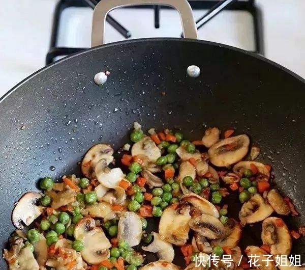 剩米饭这些做法简直太美味了,我恨不得一次吃下十碗