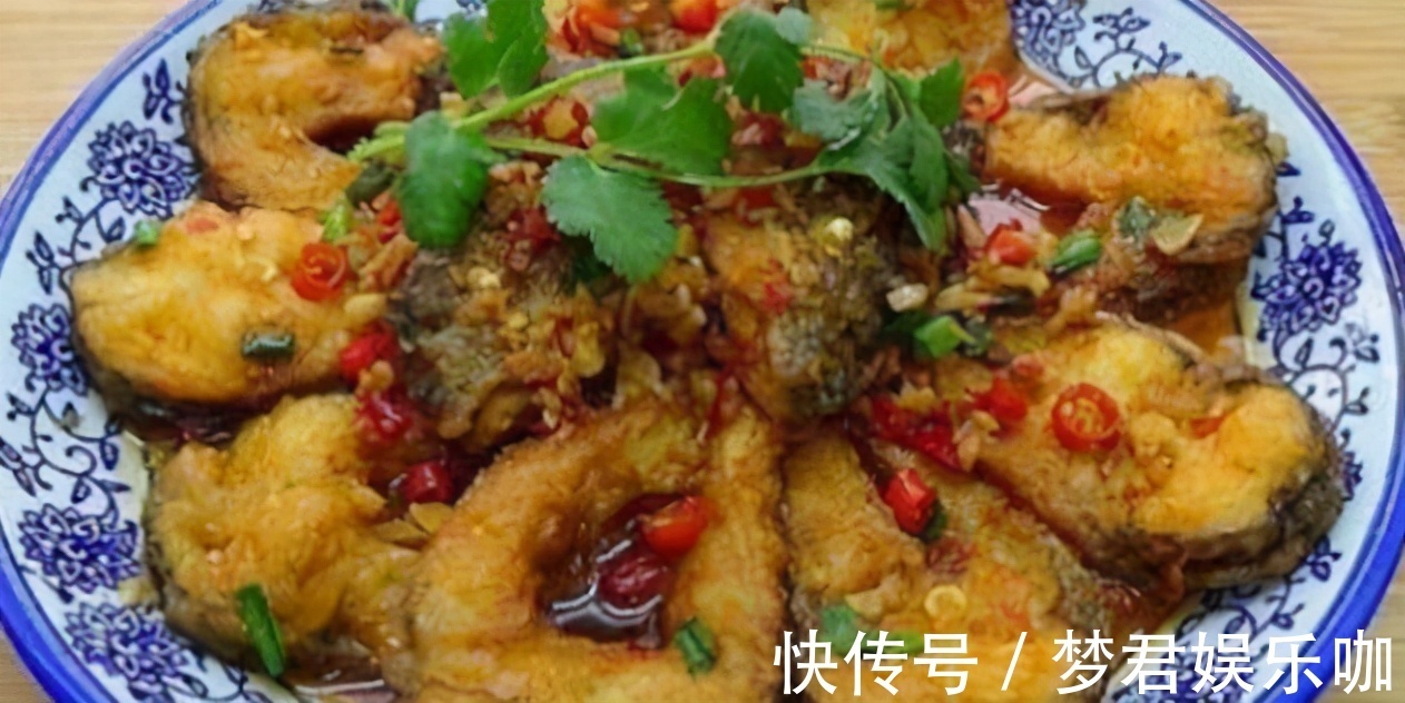 白葡萄酒|女性到了中年,推荐吃三种美食,补血养颜,美白护肤,延缓衰老