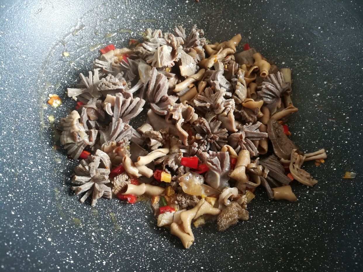 鸡身上不可多得的“宝贝”,肉贩子总会偷偷留下,懂行的人常吃