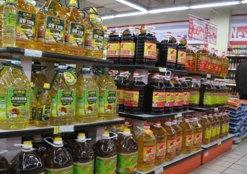买食用油，不管啥牌子，只要瓶子上有这二字，无论贵贱，都是好油