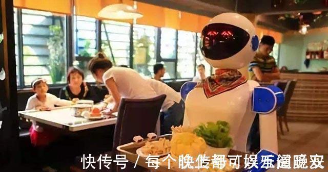 流水线|“机器人时代”来临?国内房产巨头先行一步,建筑工人会被替代吗