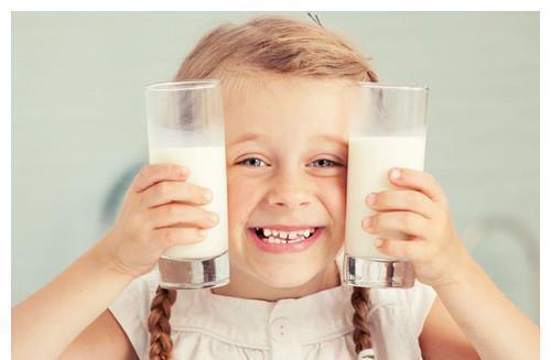 长高|夏季生长激素分泌旺,想让娃身高发育,少不了这四种长个食物配合