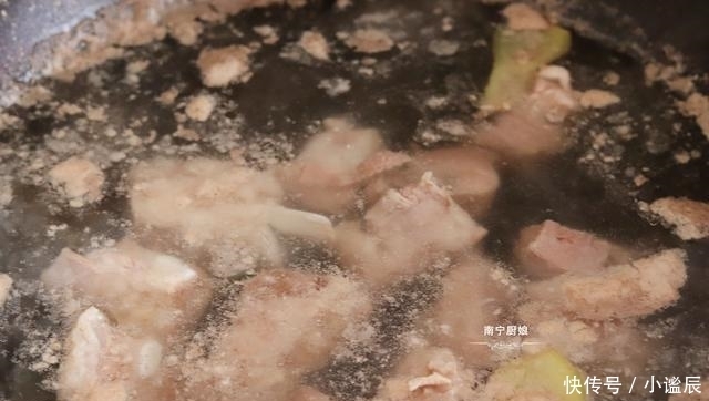 白萝卜排骨|它是人人吃得起的“小人参”,拿来炖汤喝,鲜甜滋补、润肺化痰