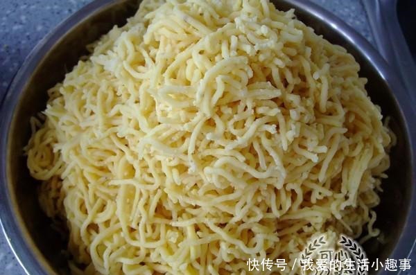 紫薯和绿豆这样做，大人小孩都喜欢，好看又好吃，分分钟搞定！