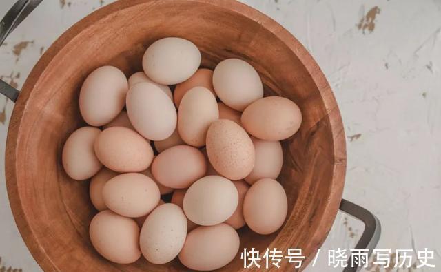 毛蛋|鸡蛋、鸭蛋、鹅蛋、鹌鹑蛋,哪种更健康?医生:这3种蛋建议少吃