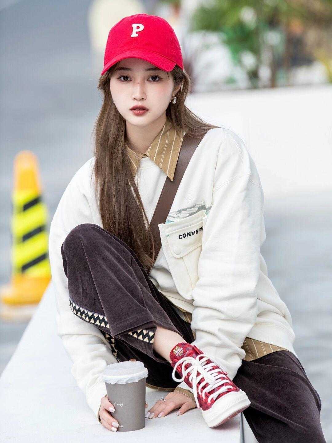 大长腿|初春的卫衣就该这样搭,减龄时髦又有个性,让你轻松美出新高度