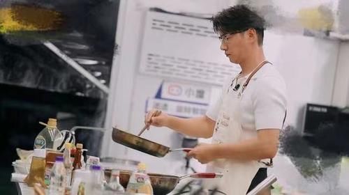 大廚|《中餐廳》第八期：張亮林大廚的回歸，扯下了節目的“遮羞布”