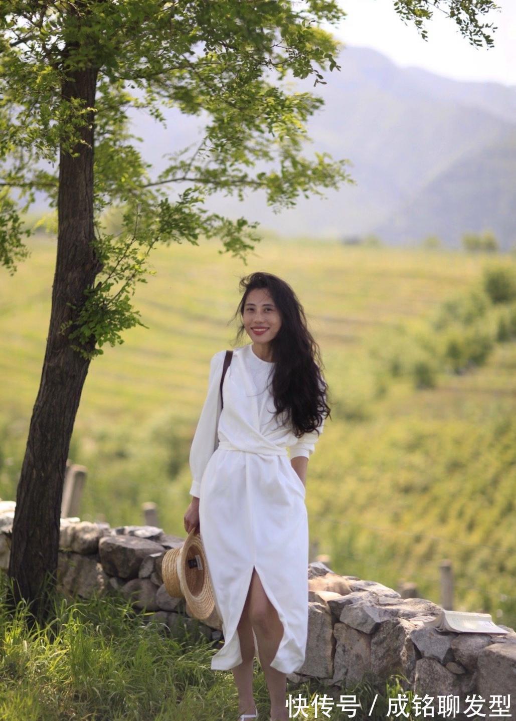 女人|女人年过四十穿衣“不能马虎”,这些搭配简单易学,让你优雅过夏