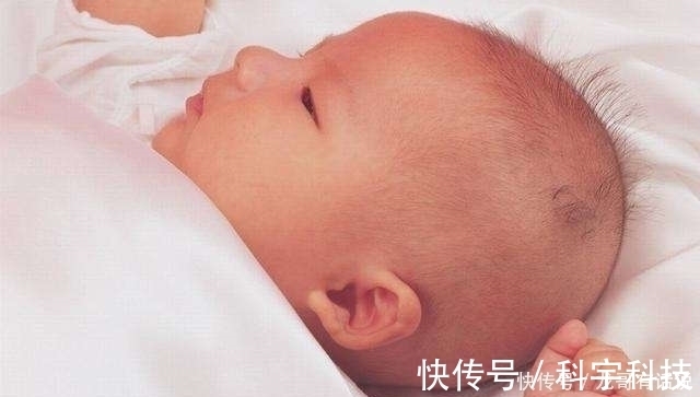 父母|父亲不给抚养费,却在孩子成年后要赡养费,孩子的做法让父亲跳脚