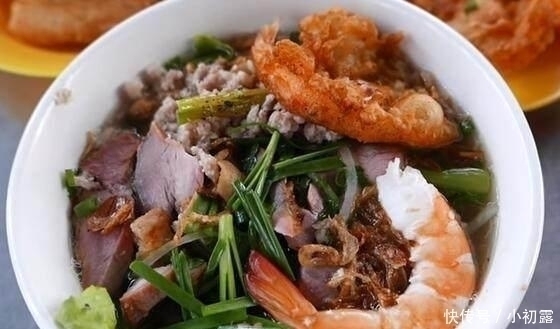 摆面|大妈摆面摊,顾客要二两面,她只放半两,却没人敢说分量不足