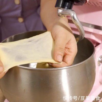 口感|蓬松爆浆！口感绝对惊艳的日式冰奶酪面包