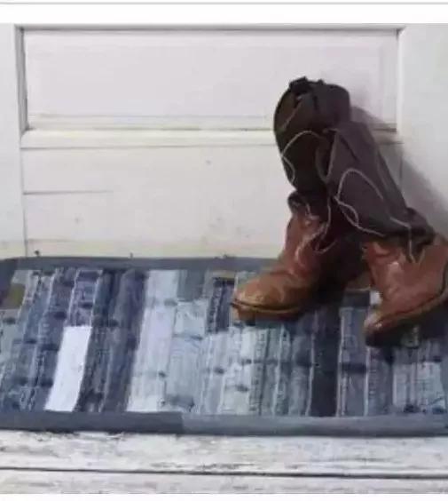 家里的旧牛仔,不用扔,巧利用改造成地毯,美观又实用!附教程