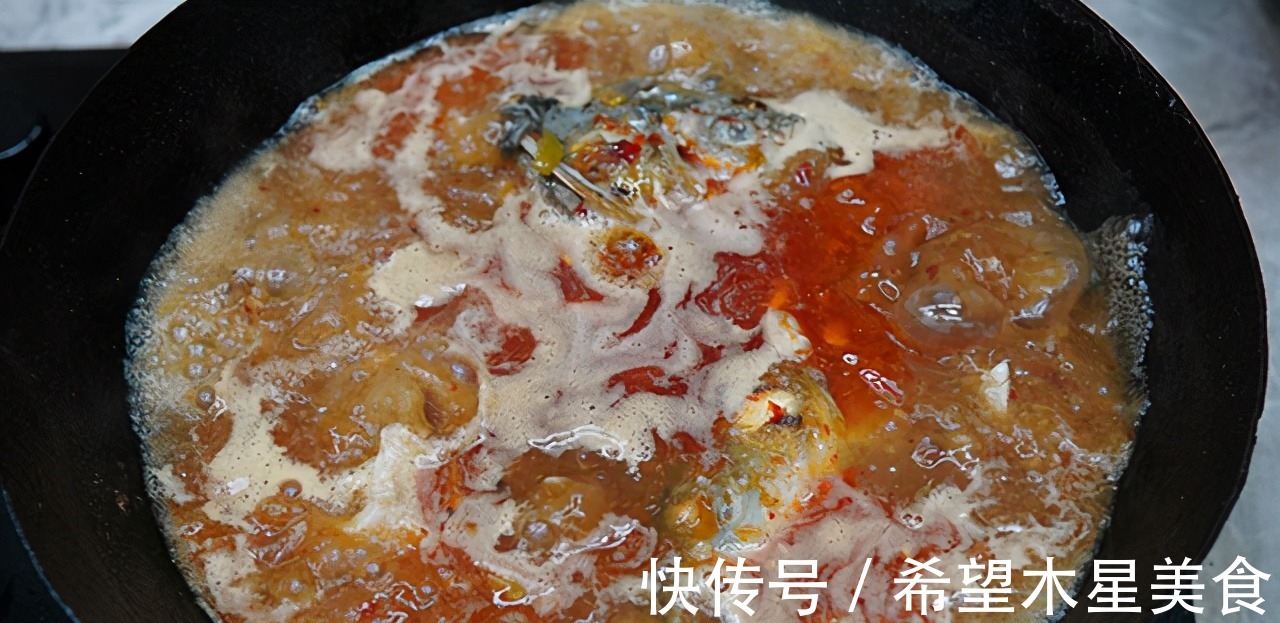 川味水煮鱼怎么做才好吃，分享详细制作步骤，肉质鲜嫩，不腥不碎！