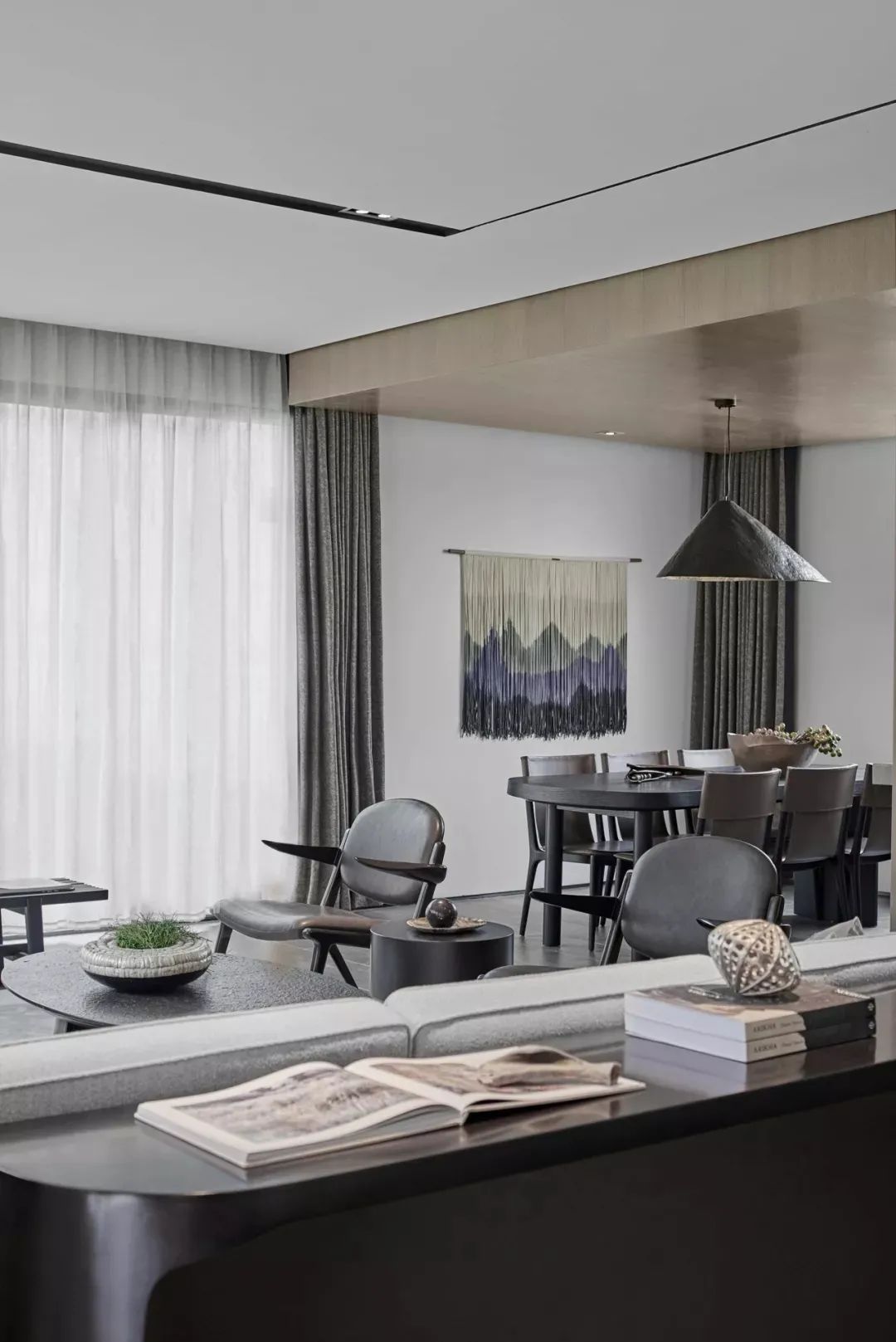 装饰画|200㎡现代简约,高级灰里加点黑,简约朴素高级美