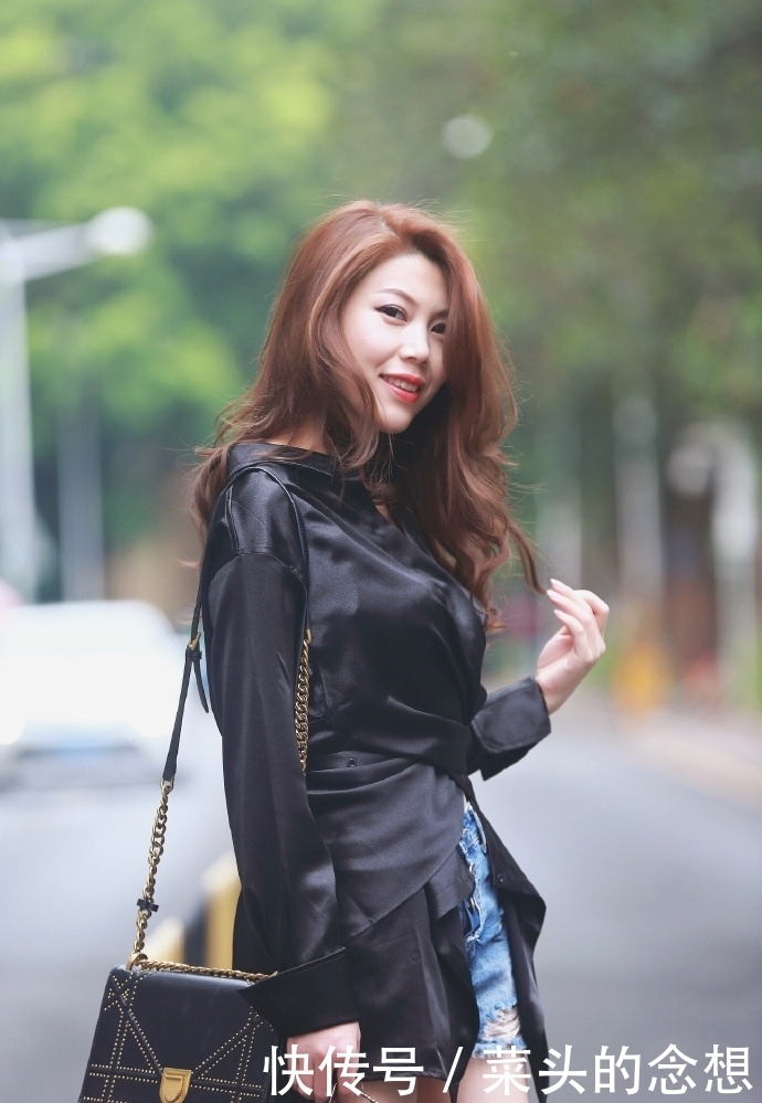 最美|最美街拍:黑色系女王风范,回眸一笑性感频生
