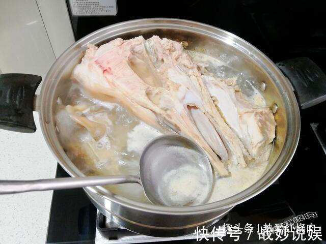 耳朵眼|一百多买个大猪头,卤好了全家都爱吃,肉香皮弹卷饼吃一点也不腻