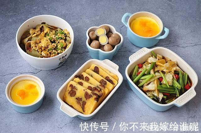 红枣|晒晒今天早餐，5道硬菜，网友如此吃法，看着就流口水