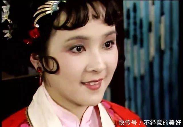 女孩|薛家、李家、邢夫人家来了几个女孩,为什么贾母唯独对宝琴好