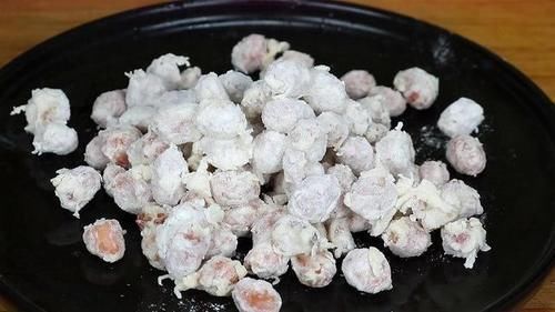 白糖|花生米里打2个鸡蛋，教你个神奇做法，没想到这么好吃，上桌扫光